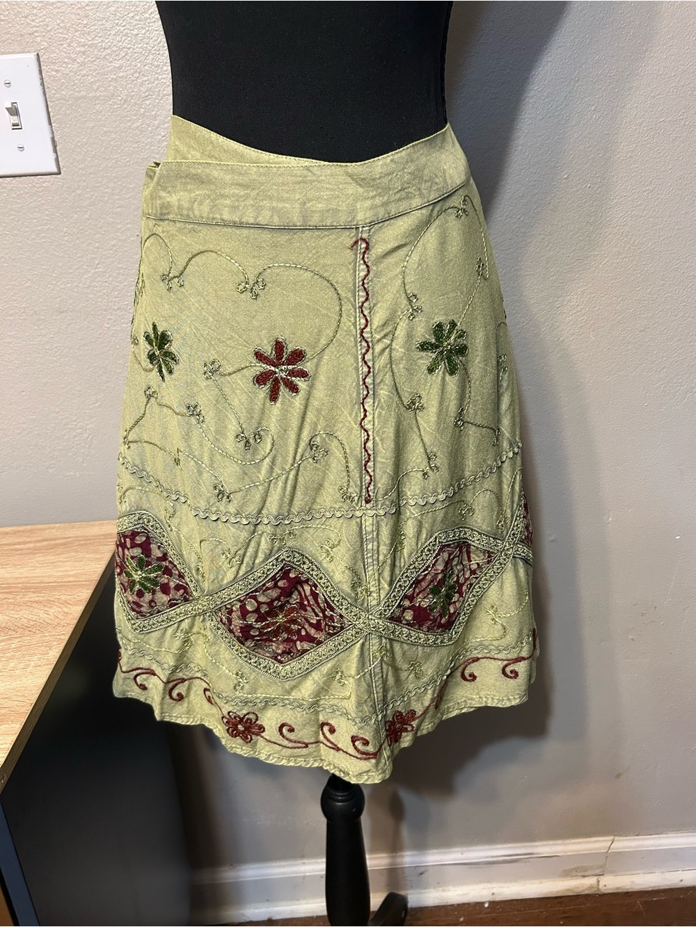 Indian Tropical Fashion Green Embroidered Boho Y2K Wrap Skirt NWT